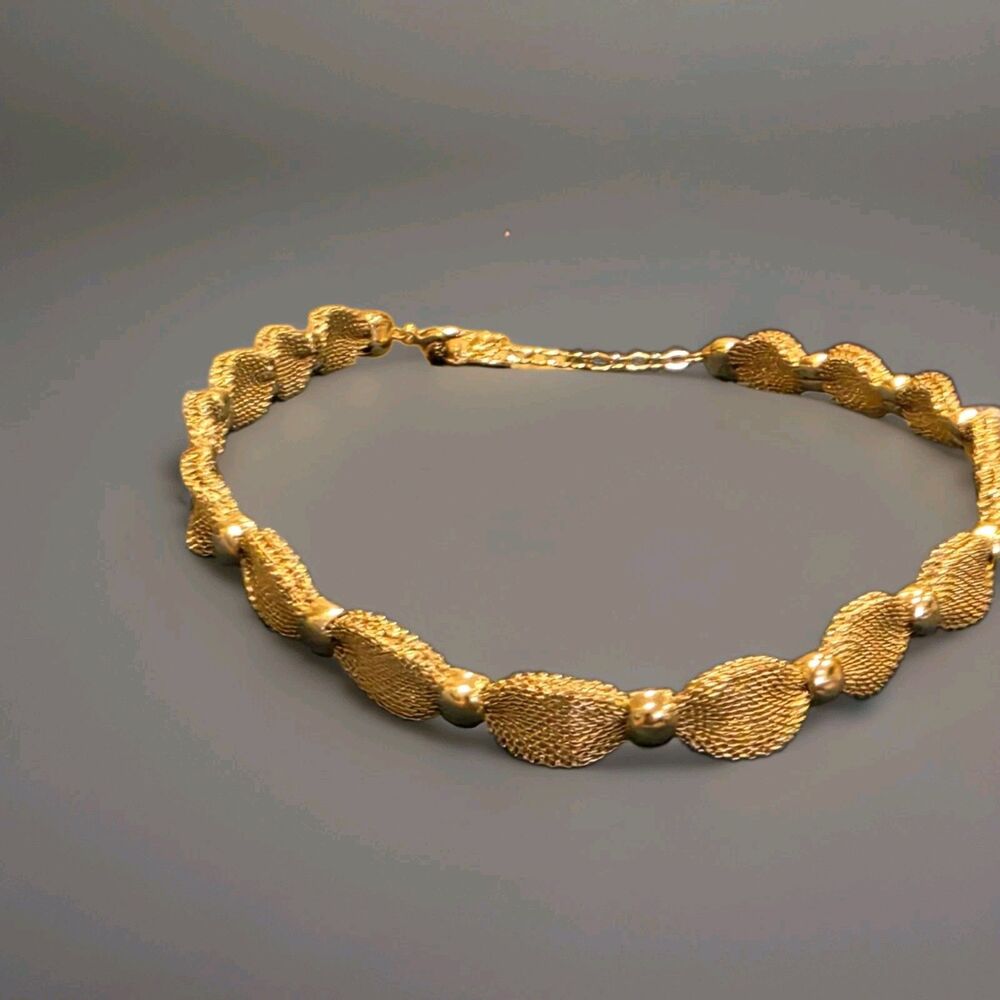 Vintage 1980s Liz Claiborne Gold Tone Net Links Choker Necklace Hook Closure